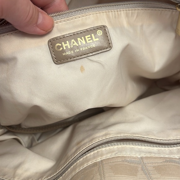 CHANEL Cruise Line Handbag Small Tote - Picture 7 of 8